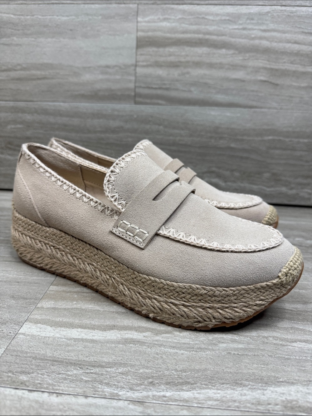 Dolce Vita Jalia Cream Suede Platform Espadrille Loafers Womens Size 9